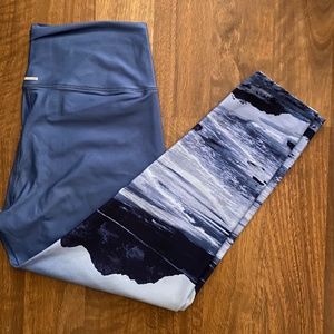 Aerie Mountain Scene Leggings